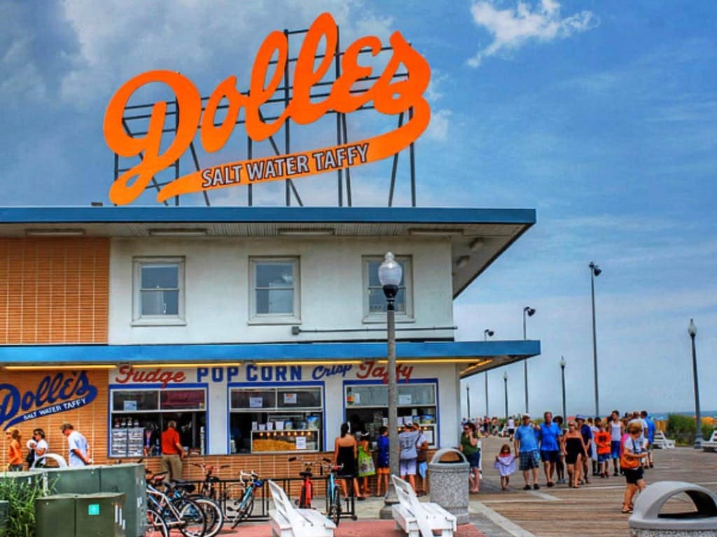 Featured image for “With purchase of Dolle’s, Grotto Pizza now owns huge slice of waterfront”