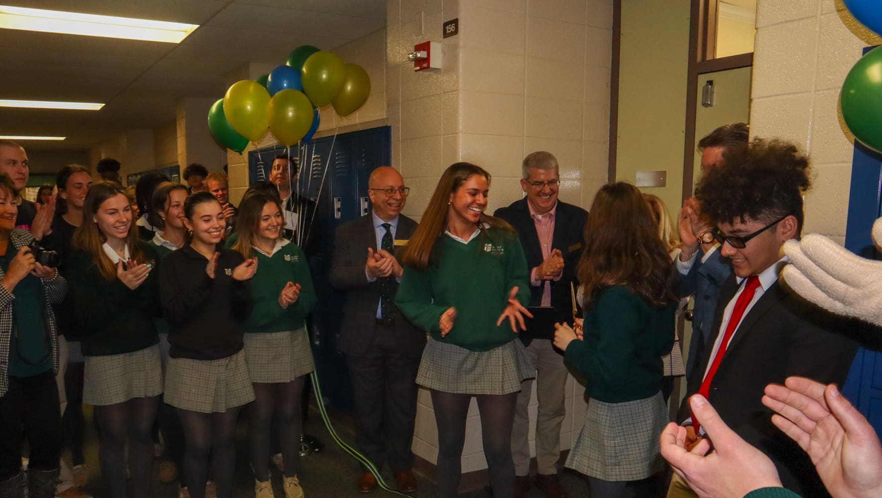 Saint Mark's students applauding for the new mental health lounge. (Jarek Rutz/Delaware LIVE News)