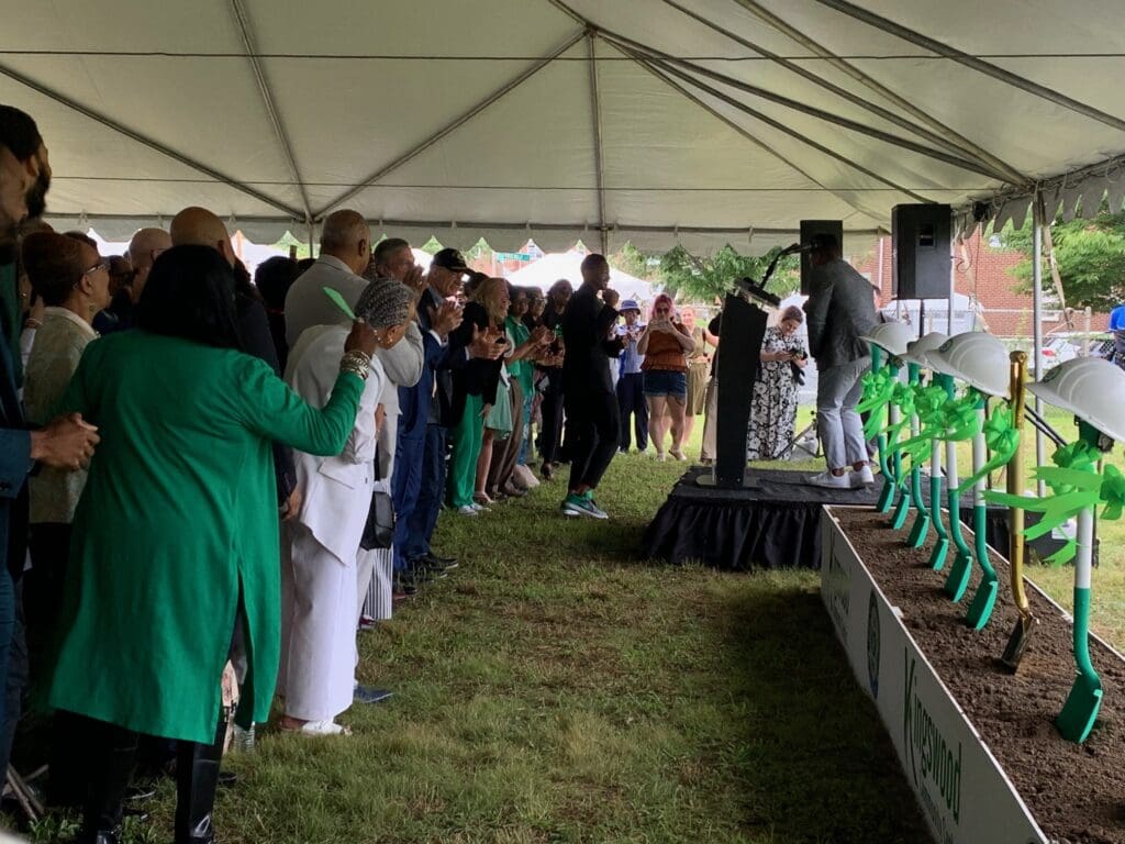 Music, dancing, praise: Joyous start to new Kingswood Center 5 Kingswood Community Center