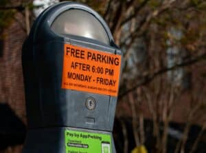 Newark Council discusses 15-Minute free parking proposal for downtown 3 Newark’s proposed 15-minute courtesy parking plan now under consideration by City Council. (Photo by Elijah Mears on Unsplash)