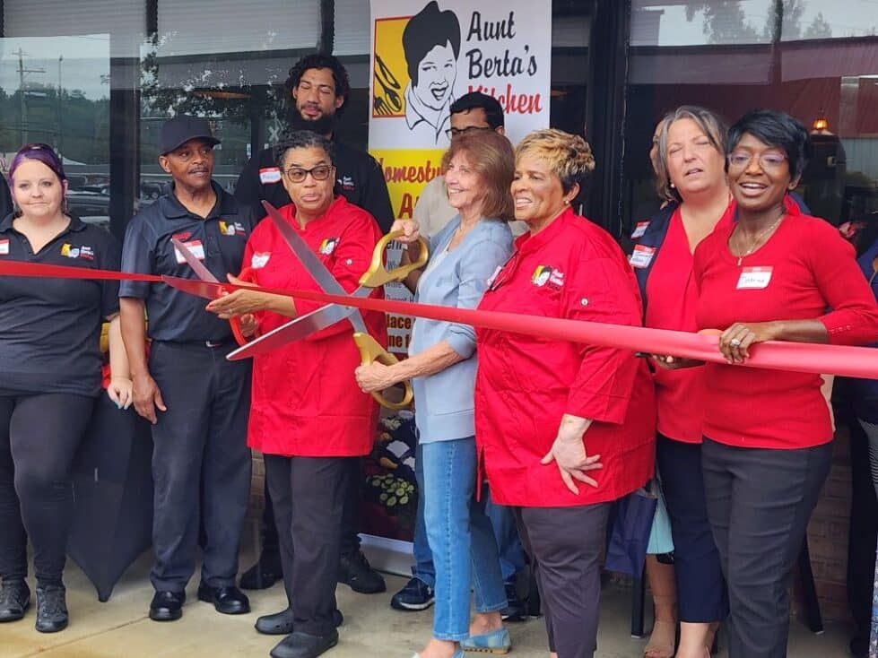 Aunt Berta's Brings Southern Comfort to Hockessin with Grand Opening 11 Ribbon Cutting
