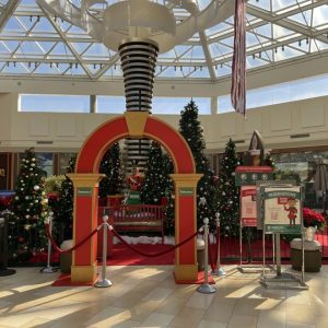 Christiana Mall Spreads Holiday Cheer With $5,000 Gift Card Giveaway