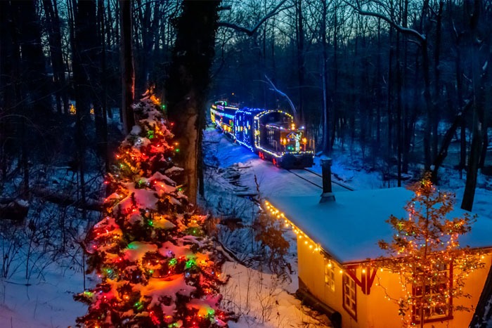 All Aboard the Holiday Lights Express: A Hockessin Tradition with History 3 pic holidaylights